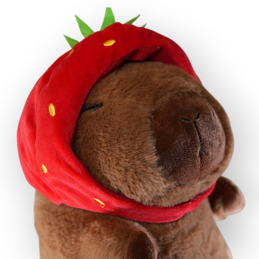 Capybara Plüss Epres Sapkával